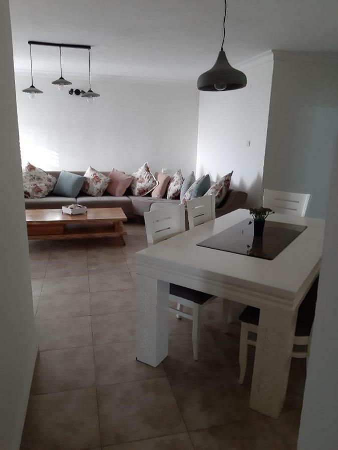 Spacious Apt. W/ Seaview, Fireplace & Netflix Akkon Exterior foto